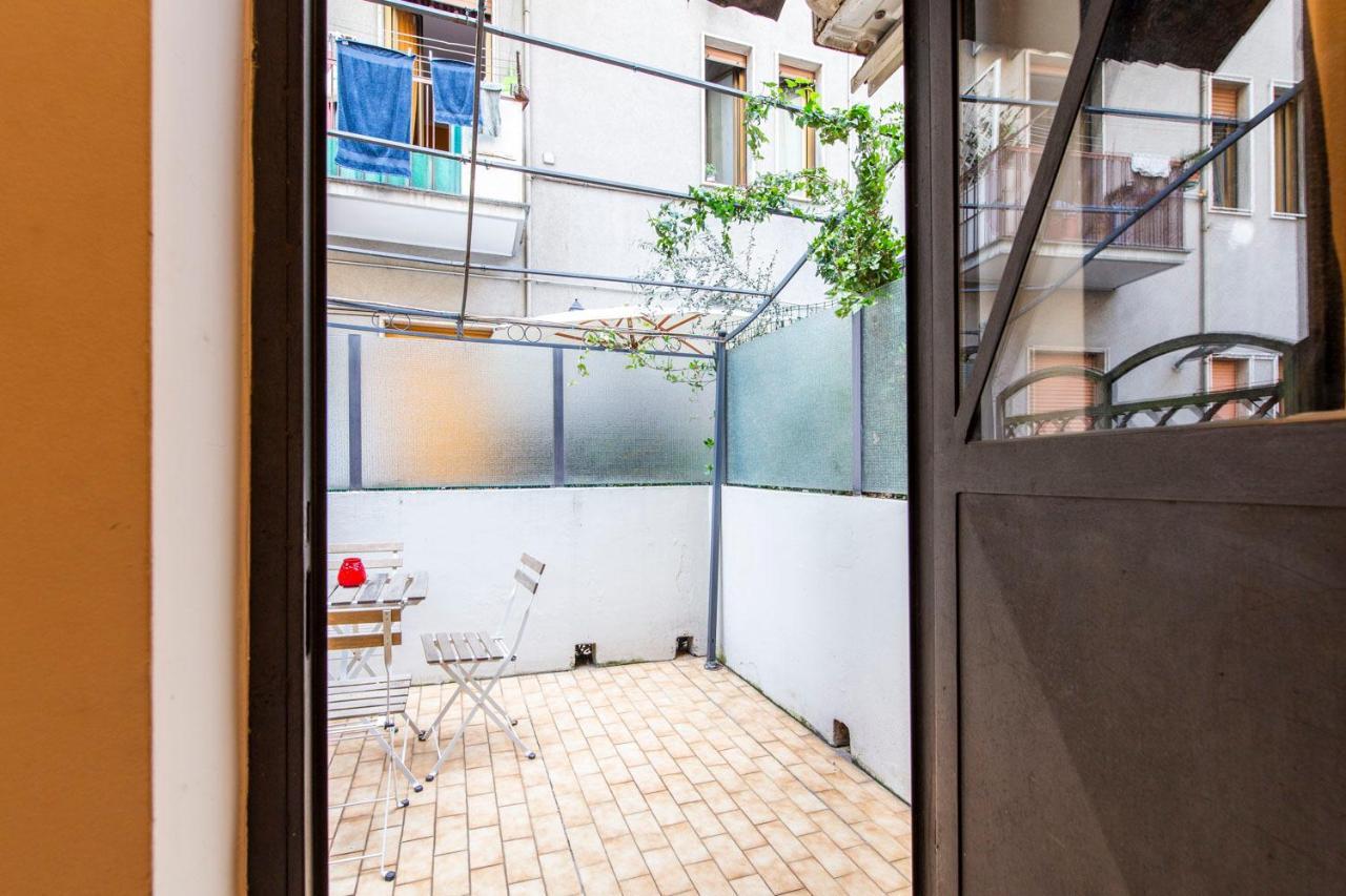 Extensive Terrace Navigli Toy Artistic Apartment Milaan Buitenkant foto